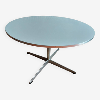 Table arne jacobsen