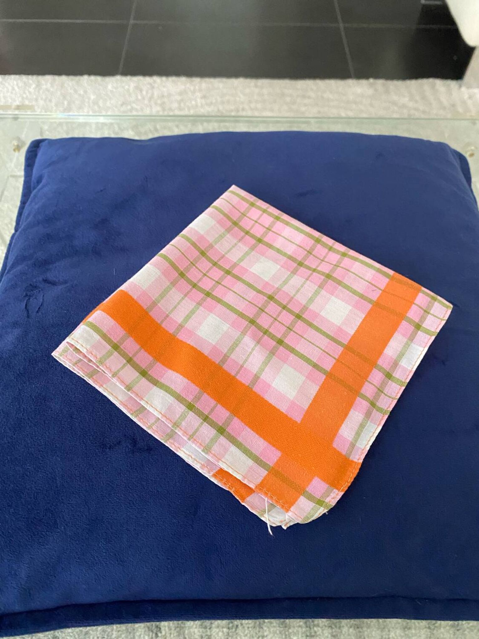 Large vintage pop handkerchief 70