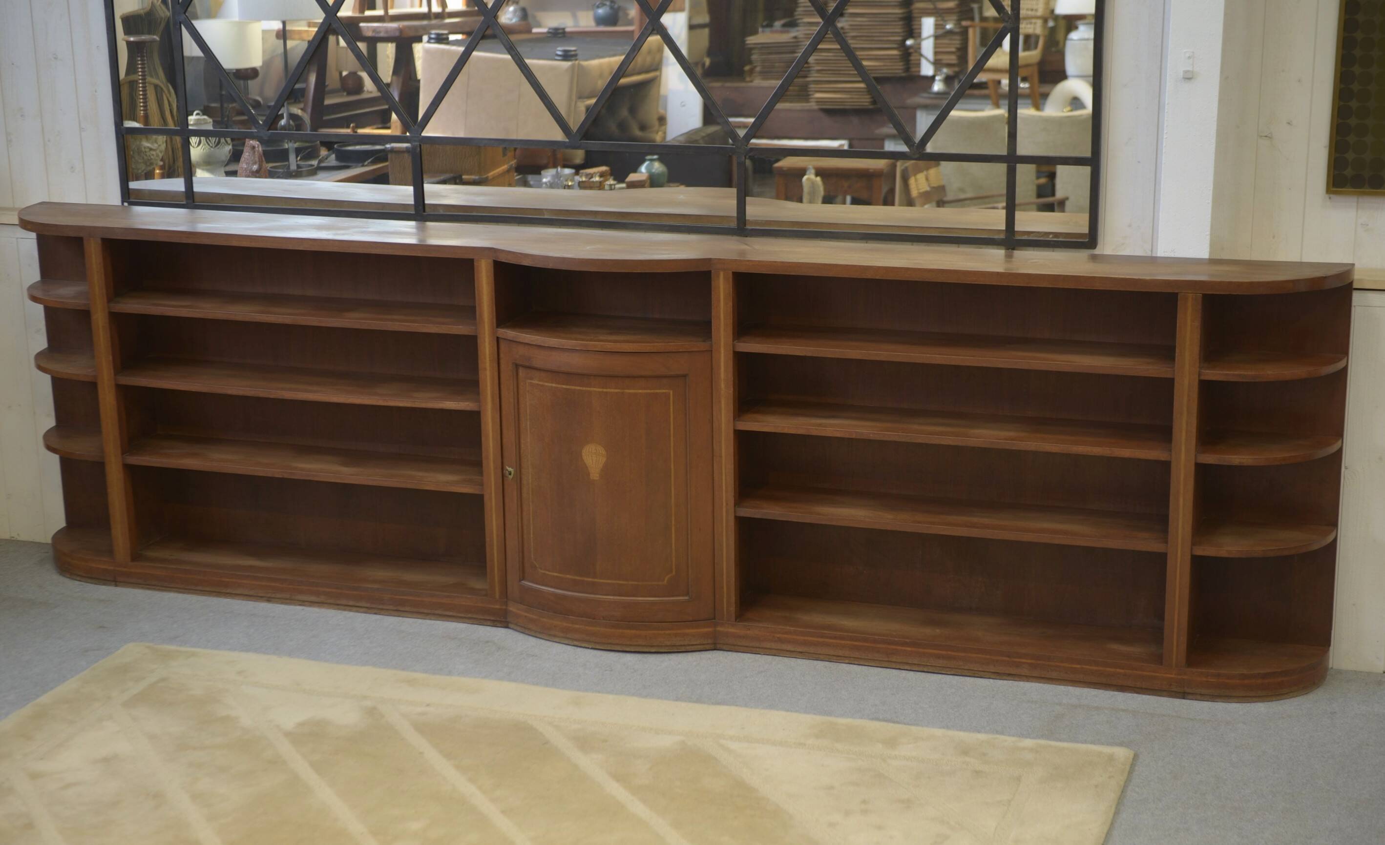 Mahogany bookshelf from English work around 1900 – documented historical provenance from the Montgolfier family.