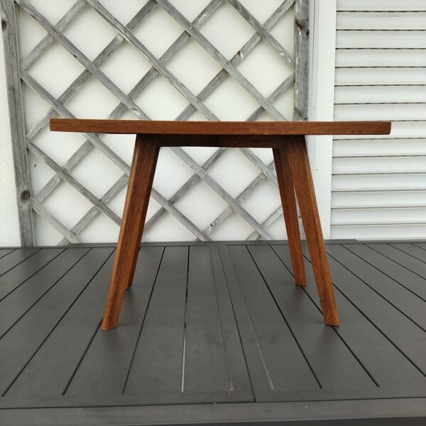 Table basse ou bout de canapé reconstruction formica chêne