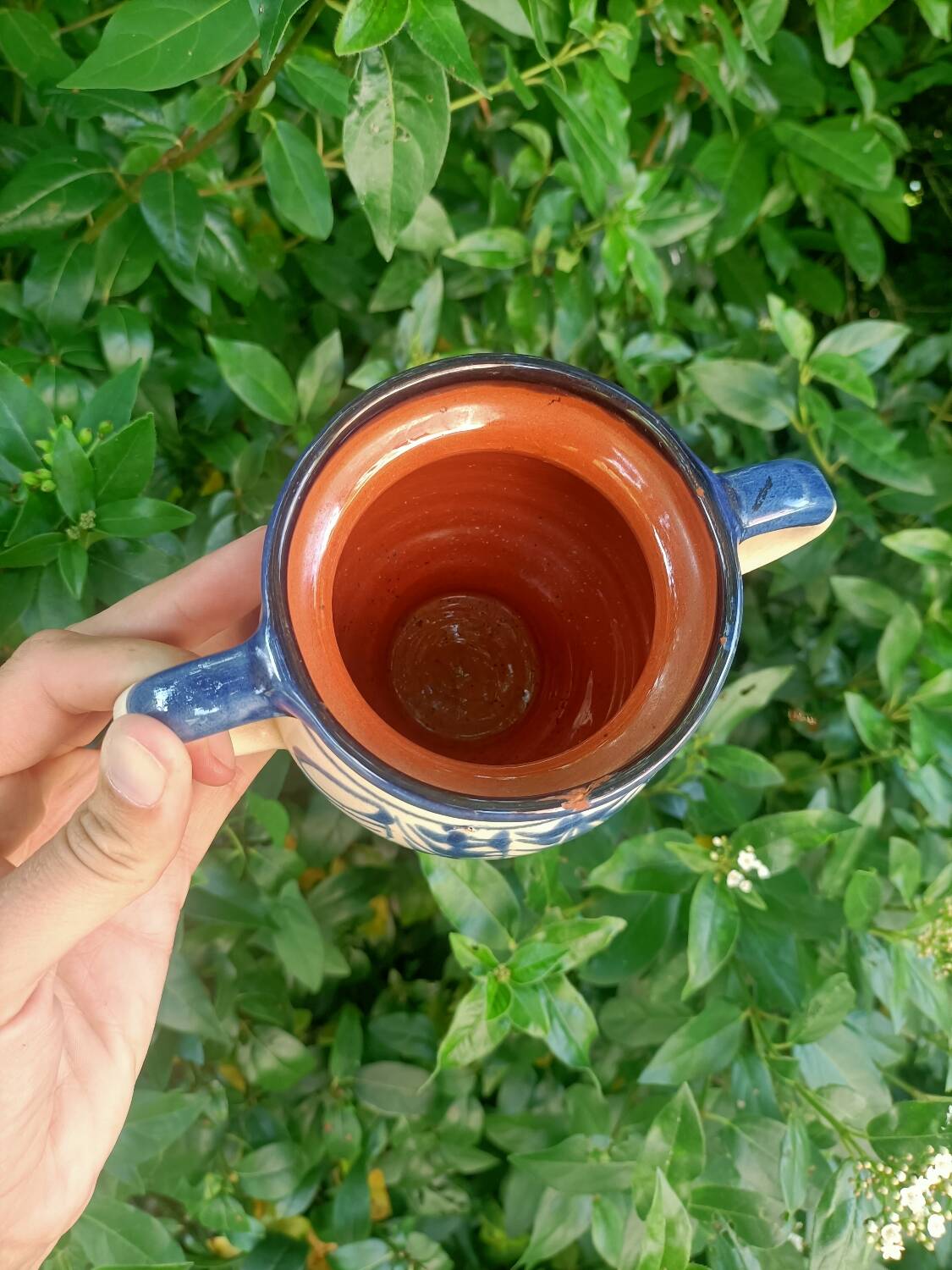 Small outdoor vase with handles