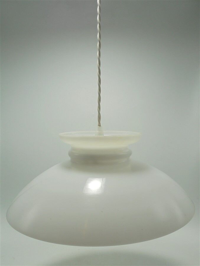 White opaline suspension