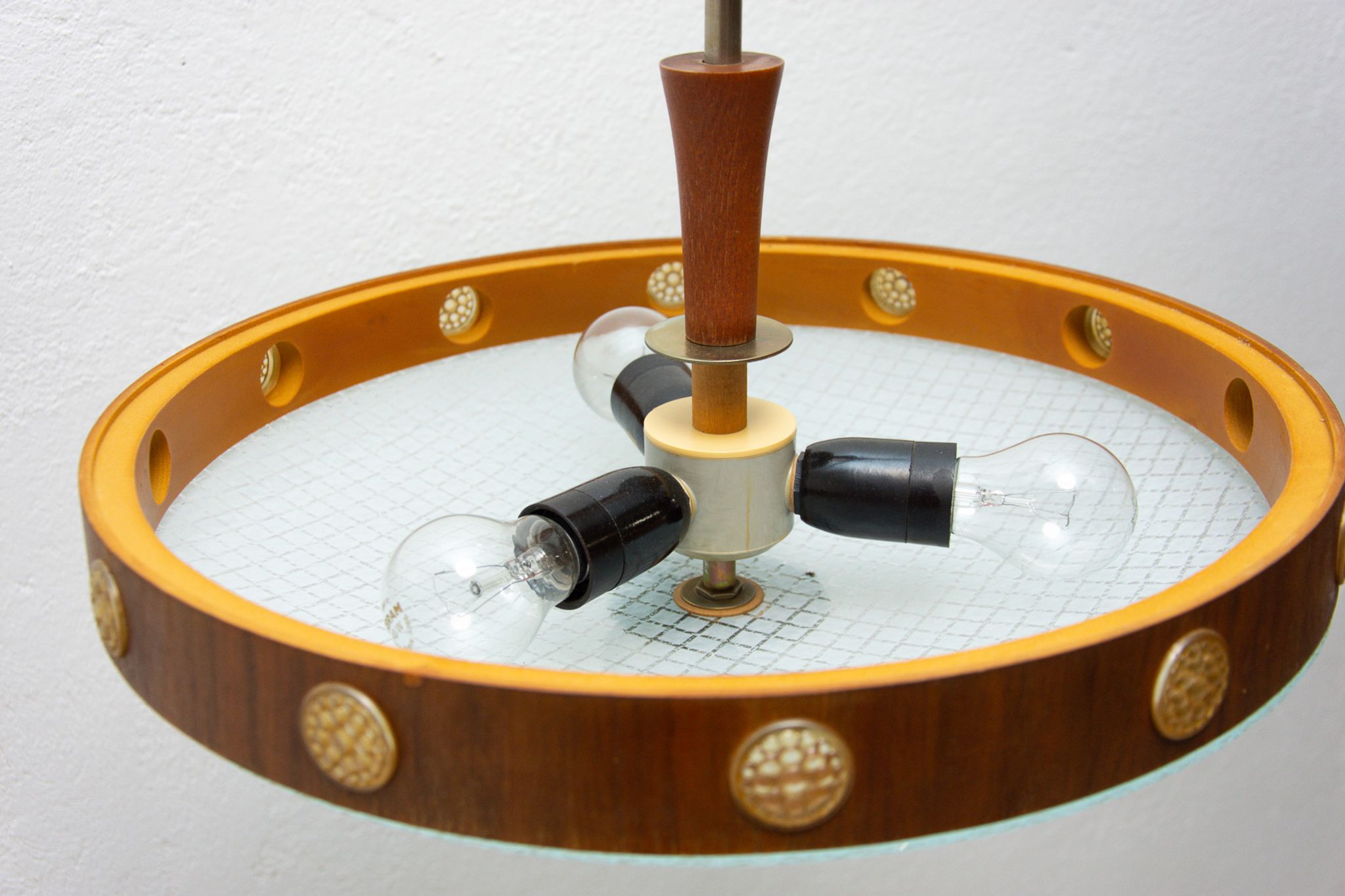 Suspension moderniste du milieu du siècle, Tchécoslovaquie, années 1960