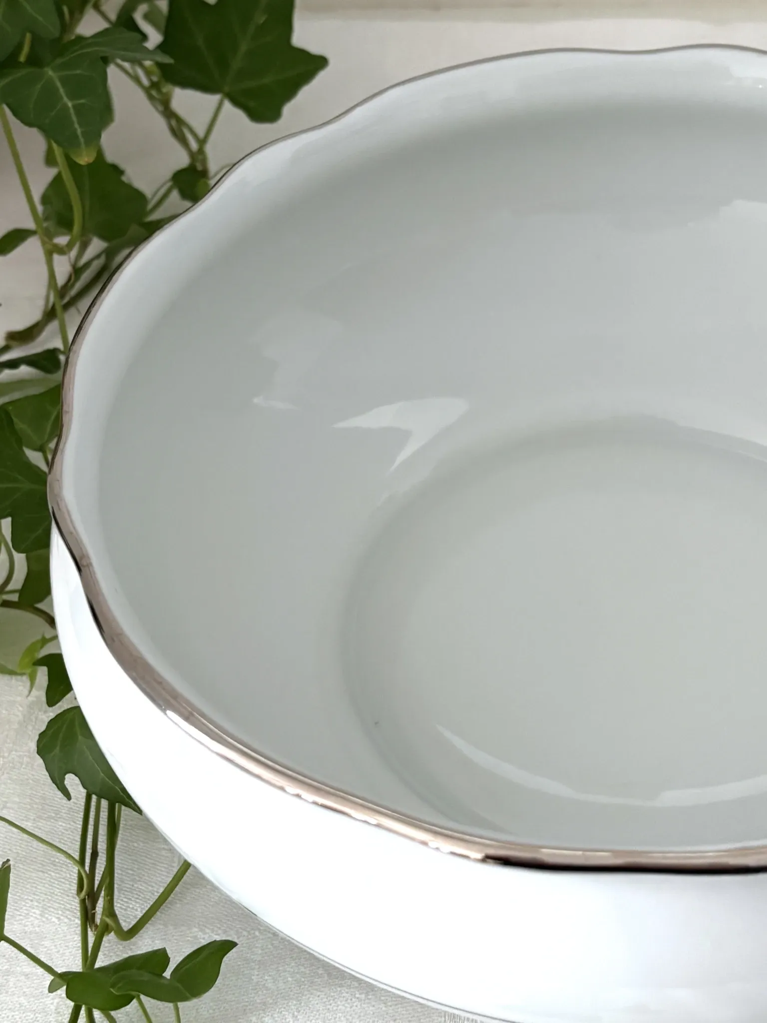 3 plats ronds porcelaine blanche