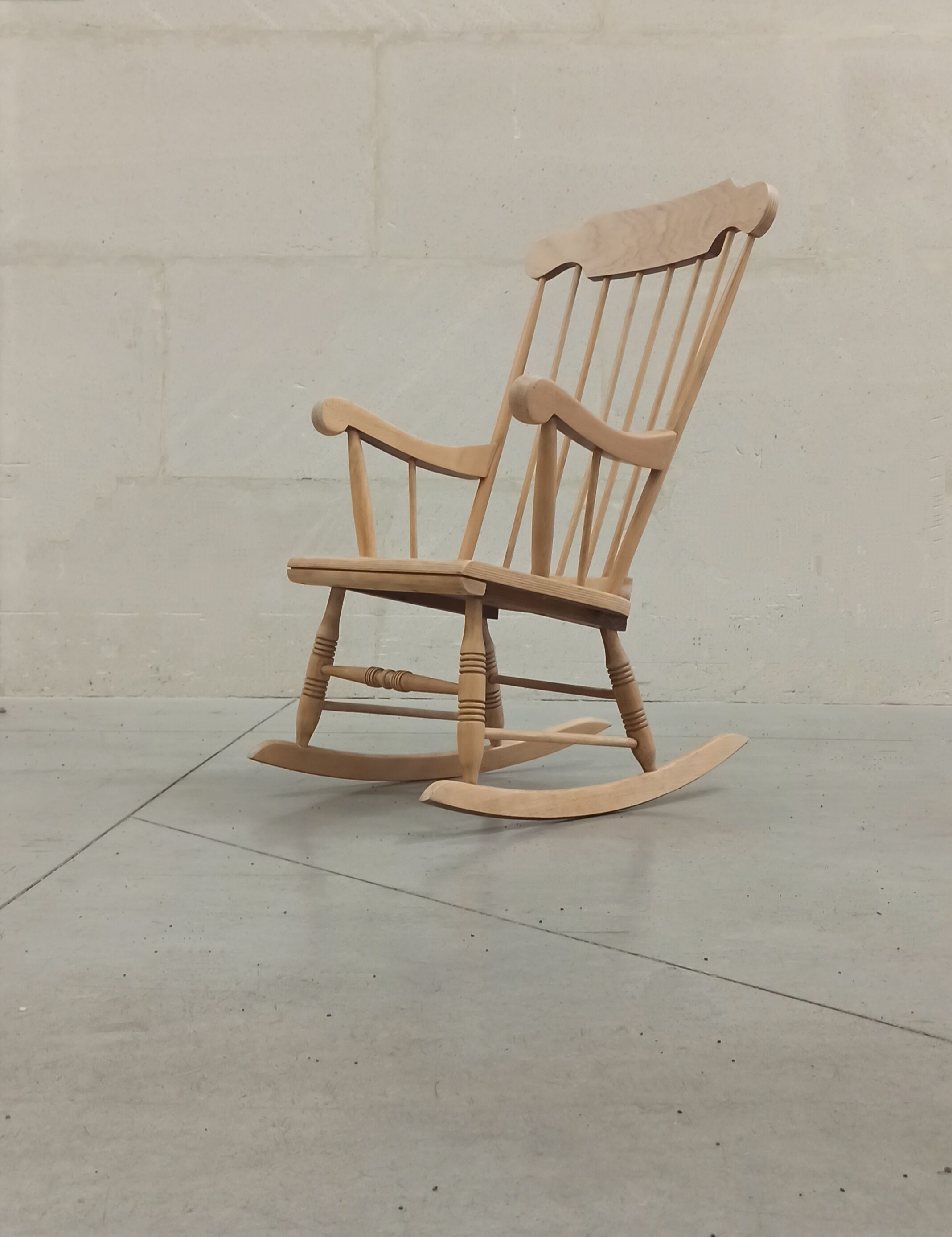 Wooden rocking chair 60's
