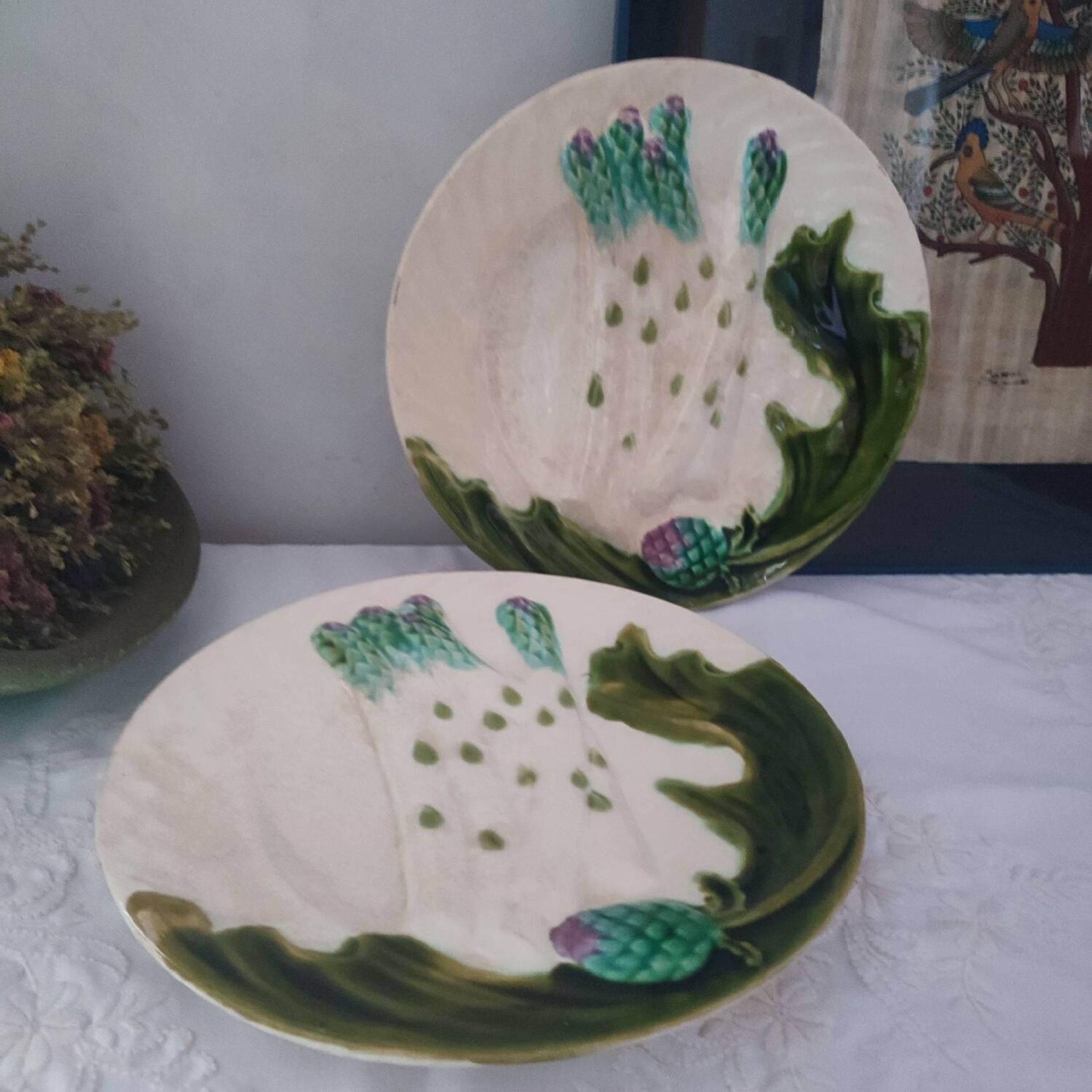 Two old asparagus plates in Salins barbotine