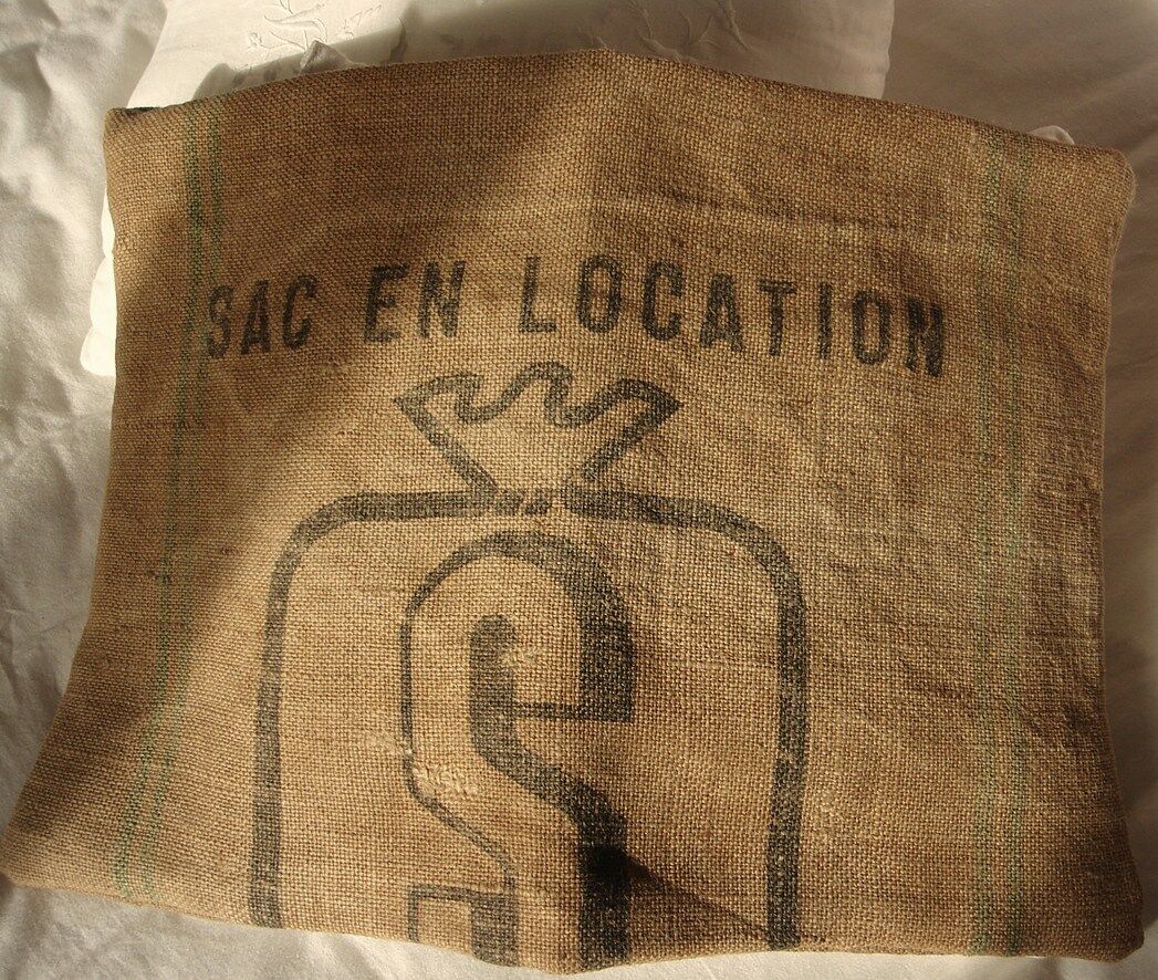 Cushion canvas of Jute black letters "Bag for rent" Deco Loft 35 x 50 cm