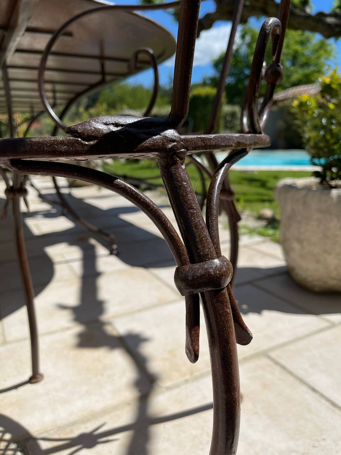 Fauteuil de jardin en fer forgé artisanal