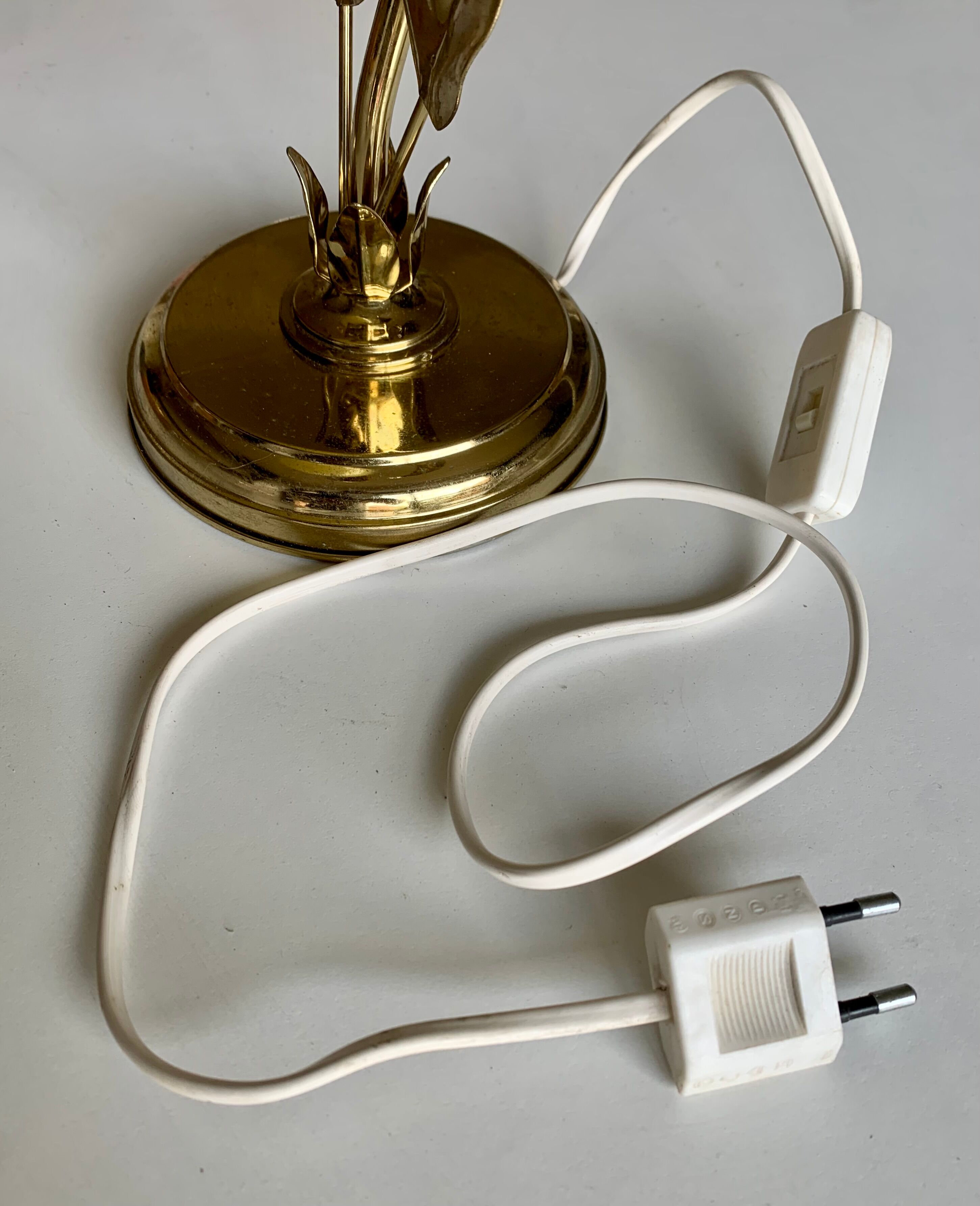 lamp leaves in gold metal and opaline years 70-80