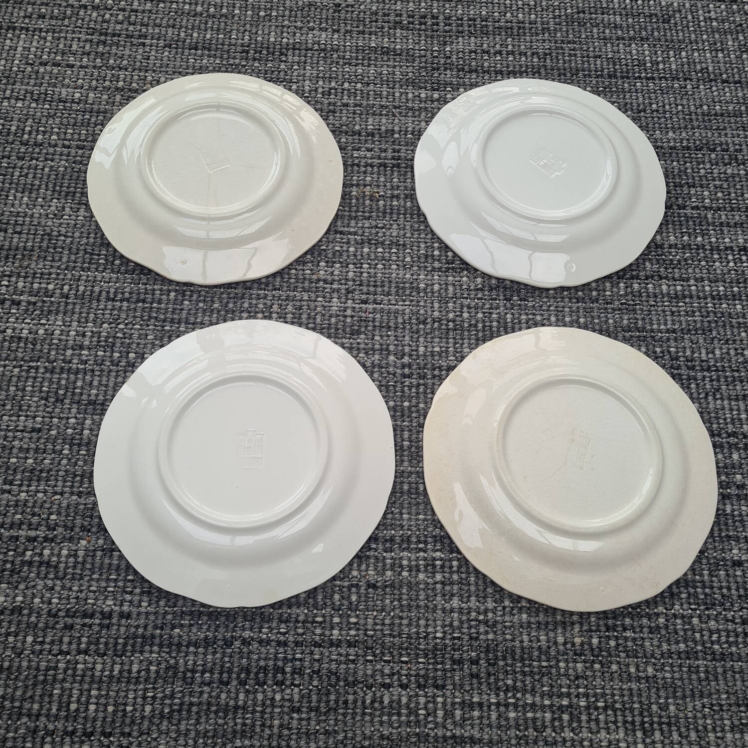 4 Gien plates