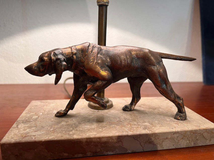 Vintage bronze hunting dog table lamp, marble base and brass tube