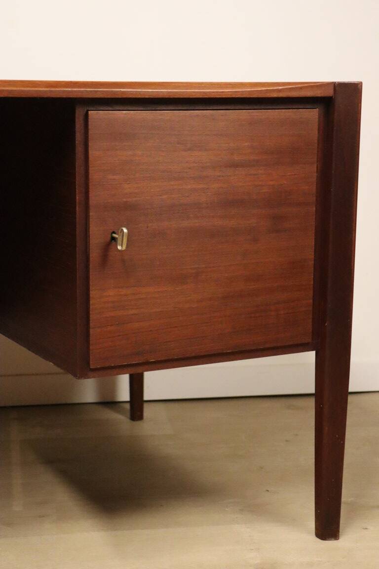 Vintage desk by Wilhelm Renz in double-sided teak, 1960s