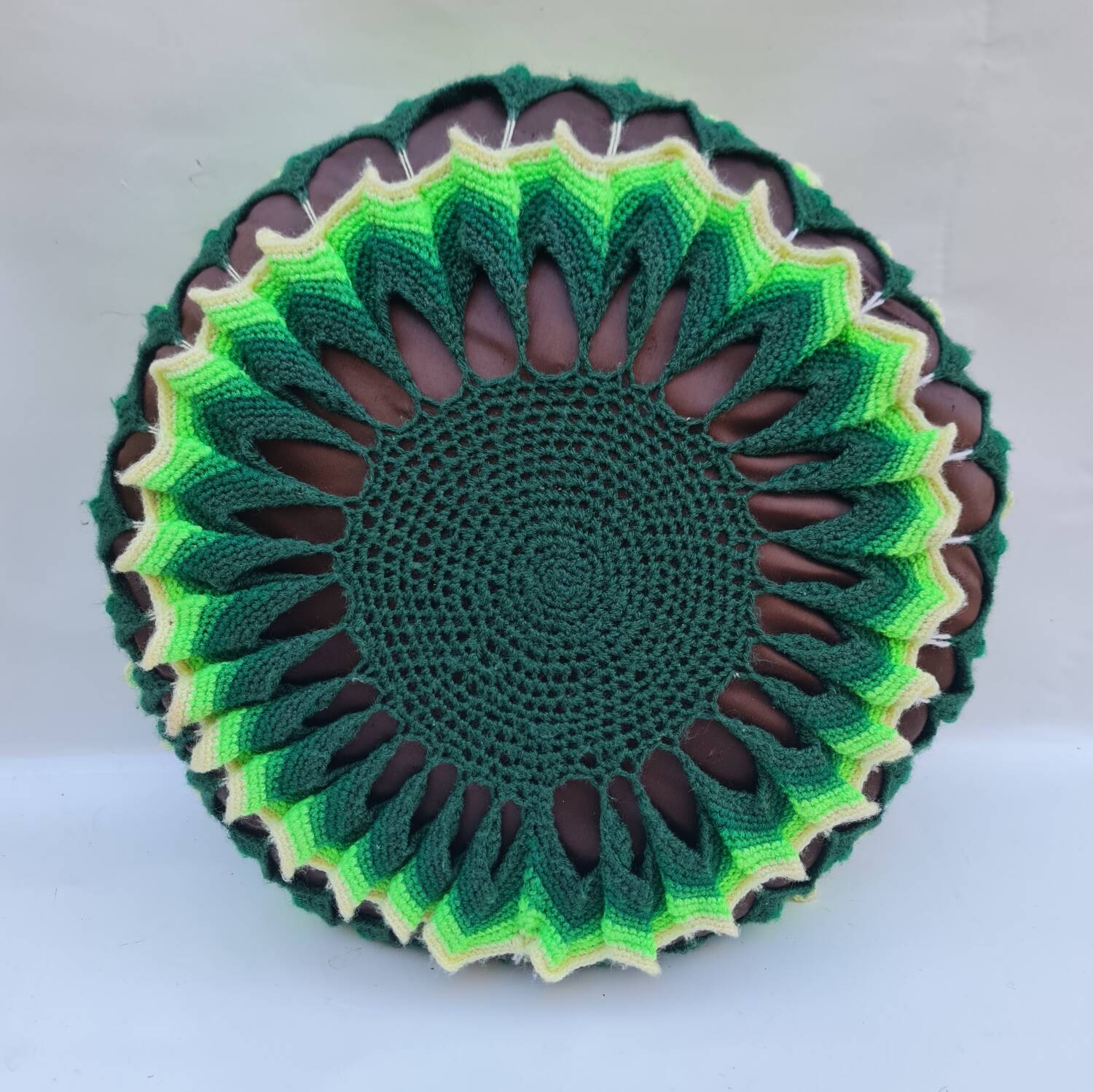 Vintage round cushion