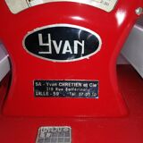 Boucher balance Yvan Chretien