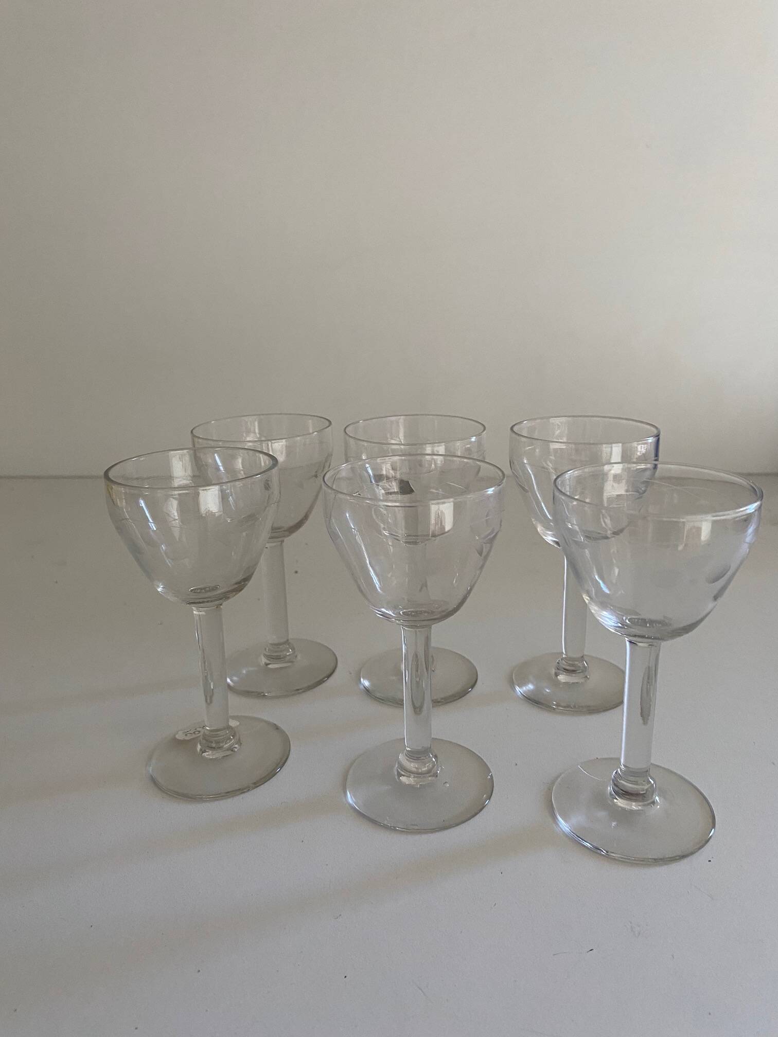 Set of 6 port wine glasses with engraved cherry decor from the 50s/60s
