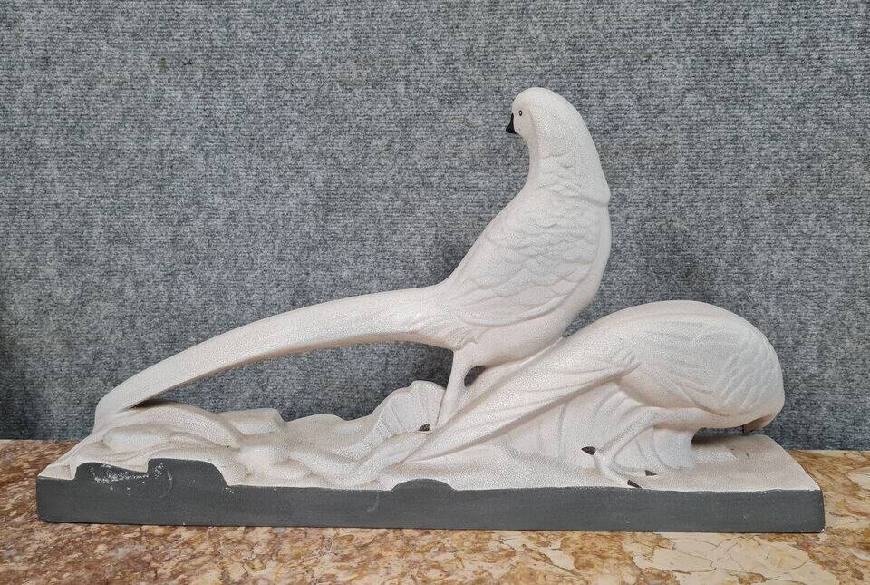 Pair of golden pheasants in crisp porcelain, Art Deco period