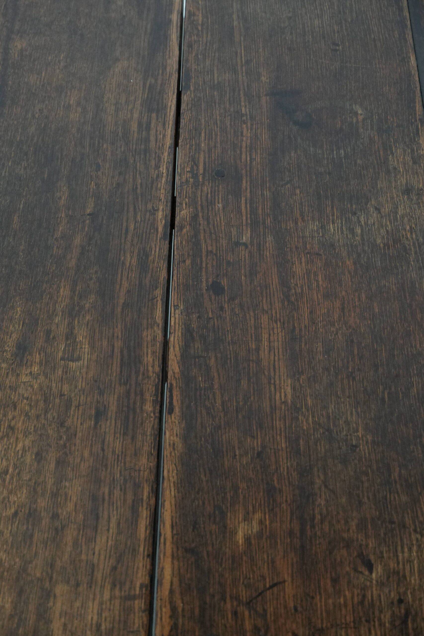 Antique English oak side/dining/gateleg table from the 18th century