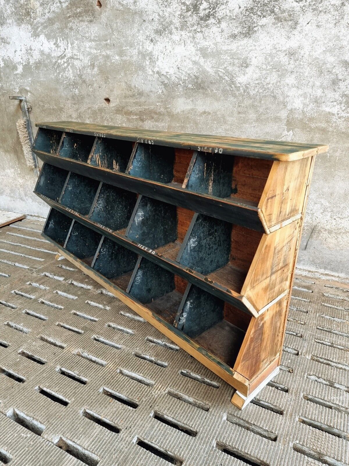 Old grutter cabinet shop cabinet