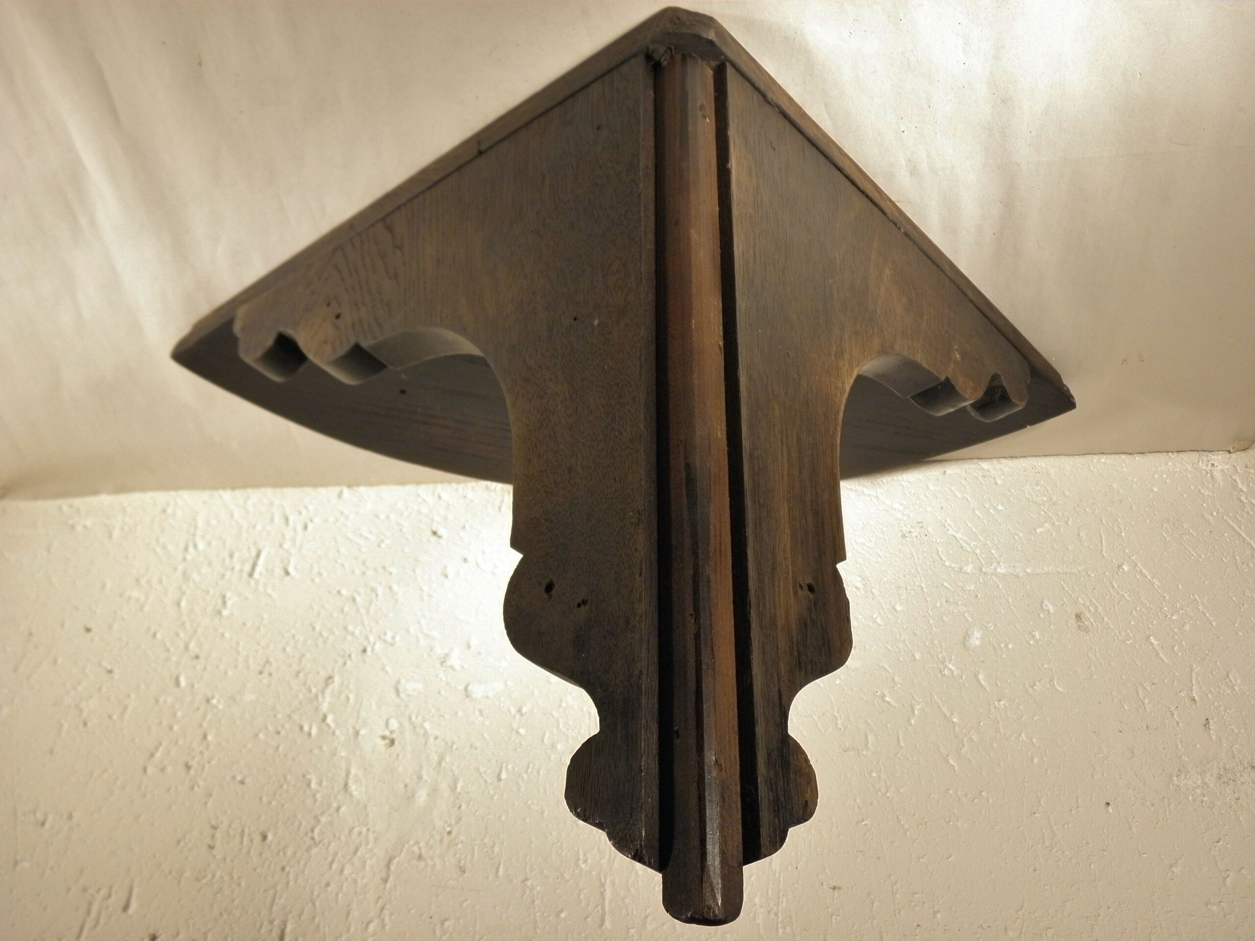 Corner wall console 52 x 36 cm