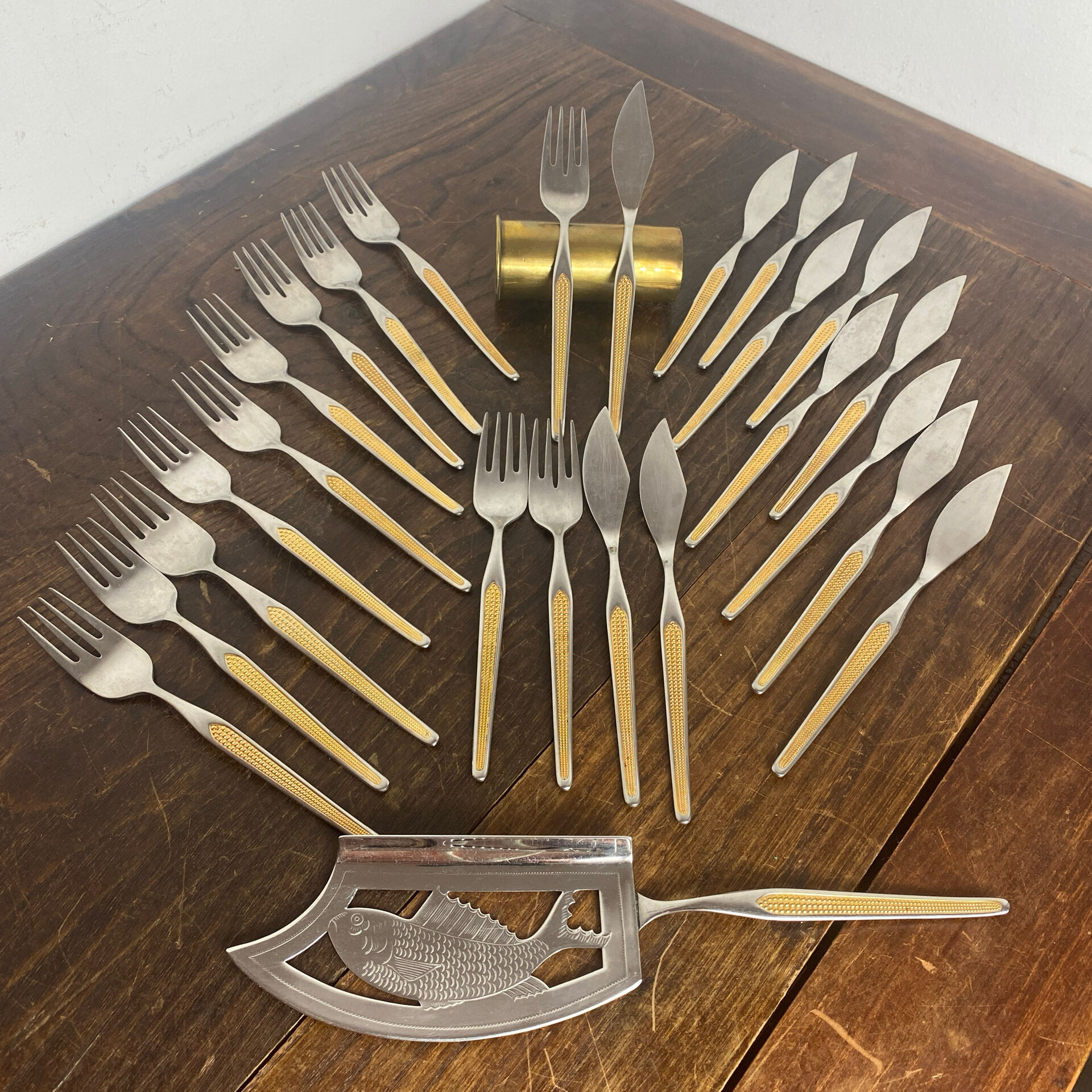 Fish cutlery set