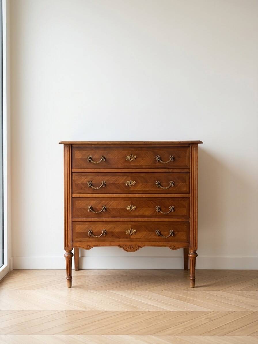 Marquetry commode in Louis XVI style