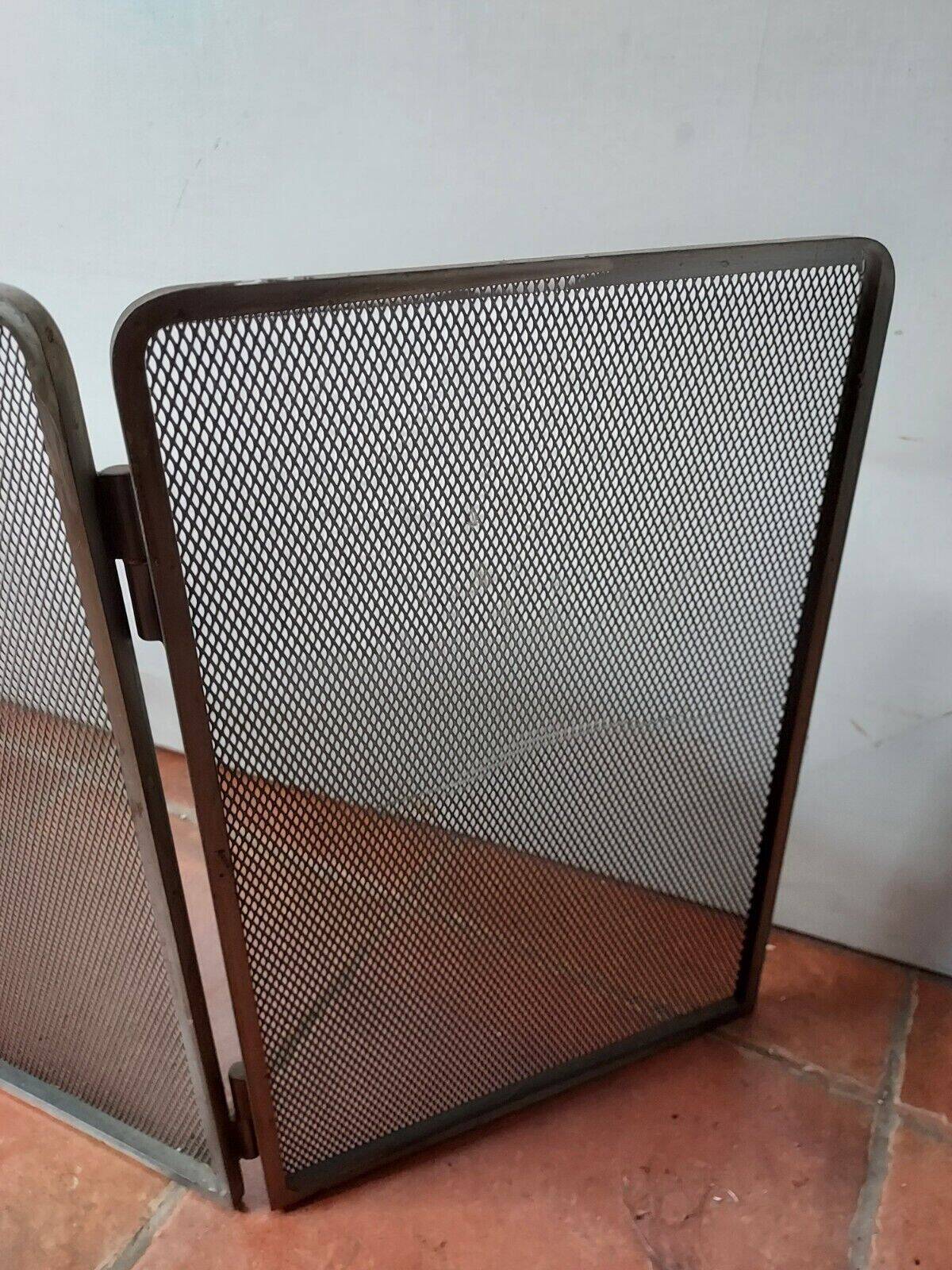 3-panel iron chimney fire screen