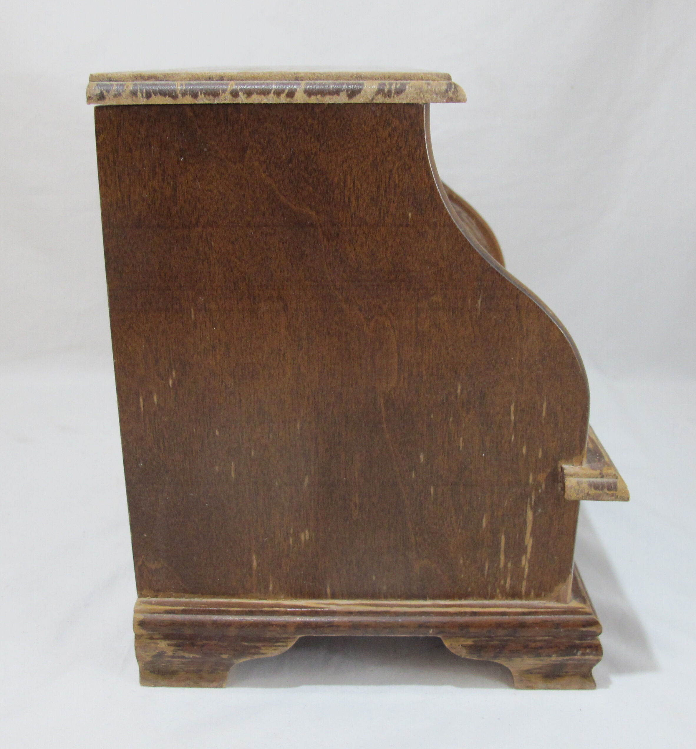 Vintage musical jewelry box