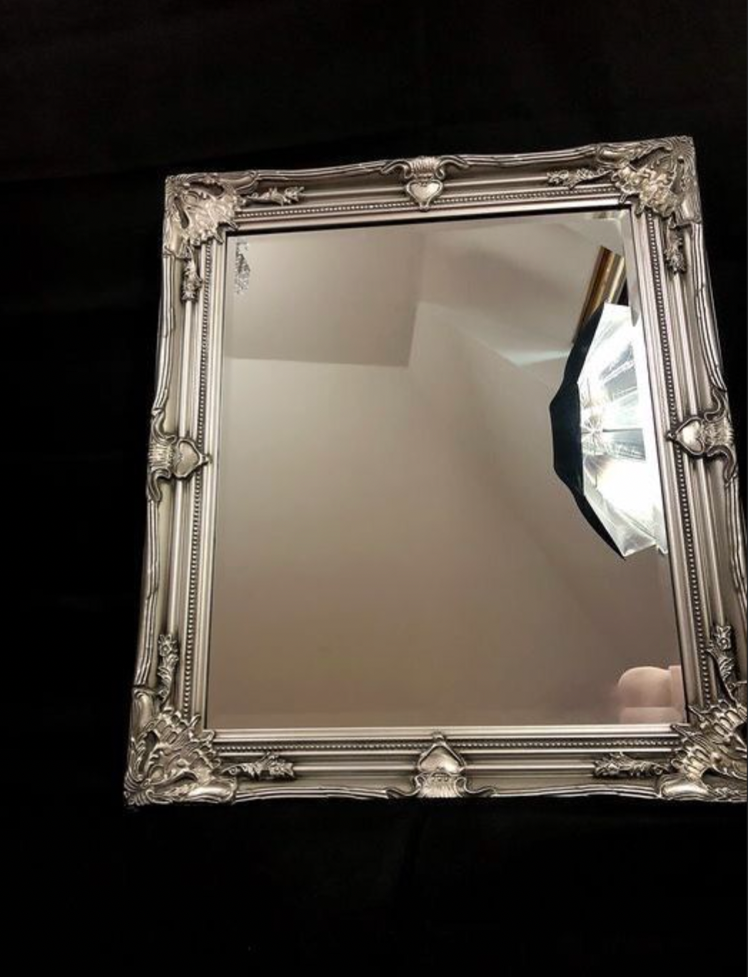 Solid baroque mirror with silver frame - Wood