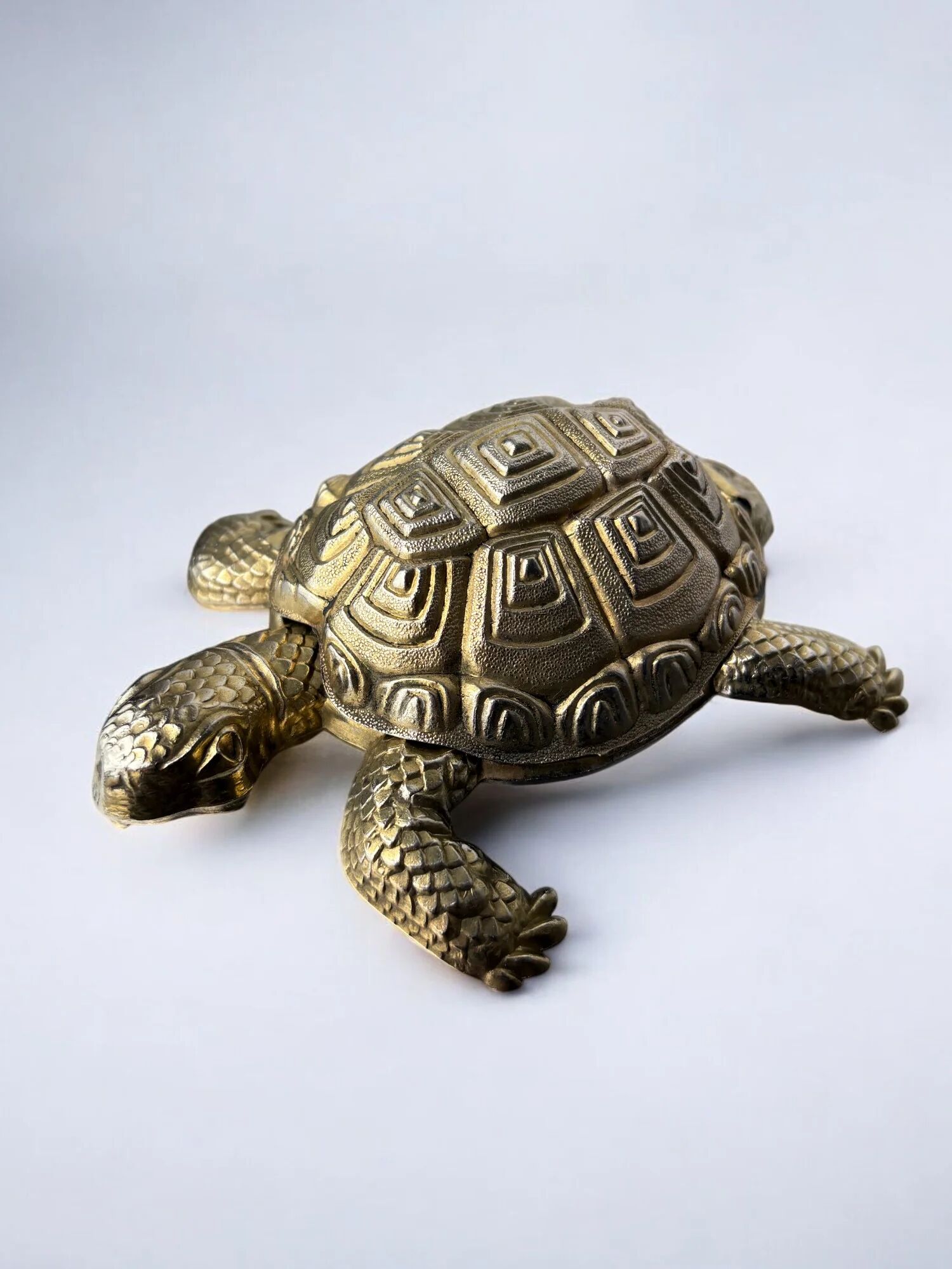Regency turtle ashtray in brass, Spain, 1980