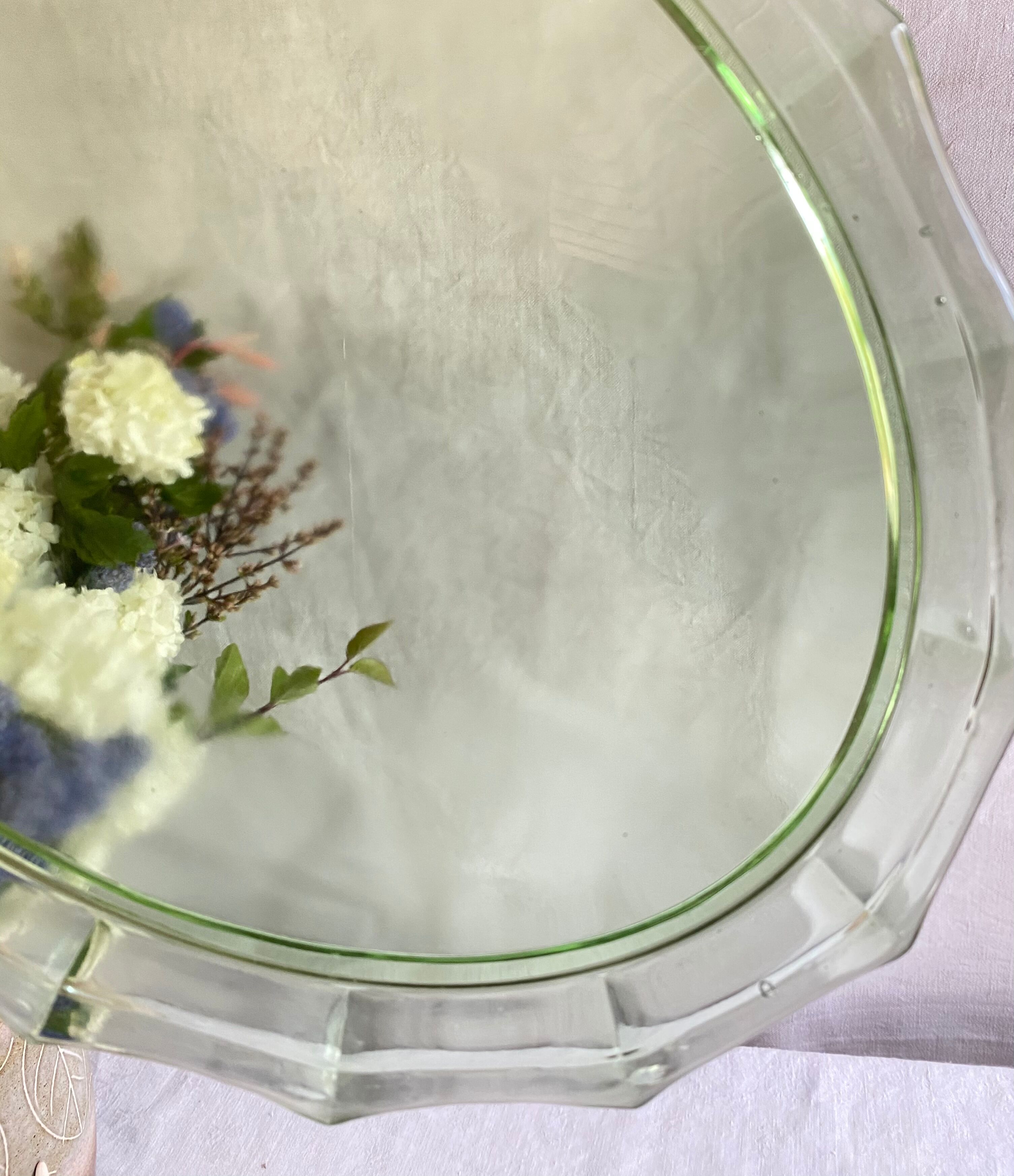 Art Deco dish in Ouraline