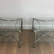 Paire de bouts de canapé en métal chromé et verre