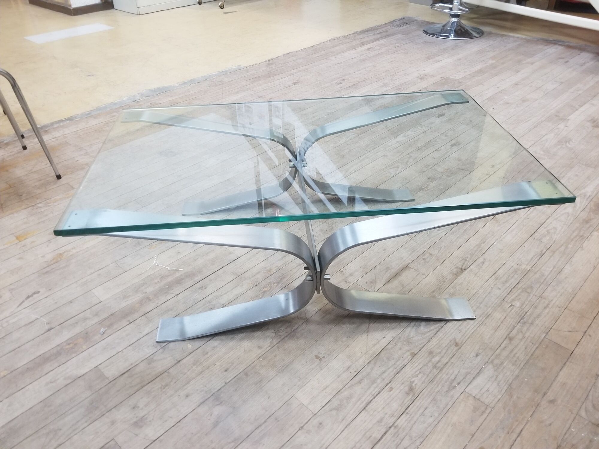 Vintage brushed steel coffee table and thick glass top - italian design