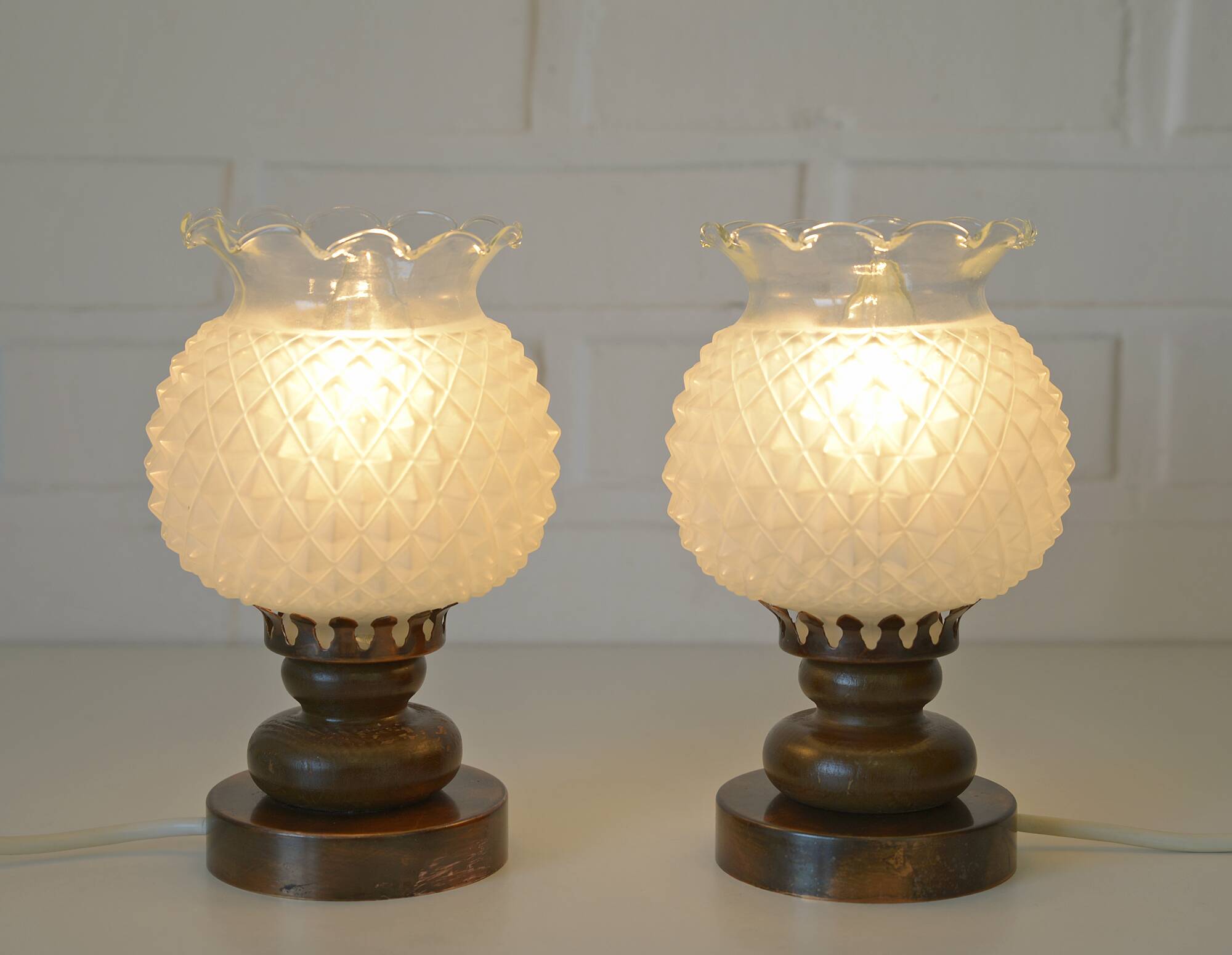 Pair of charming desk lamps vintage bedside lights wood table lighting 70's
