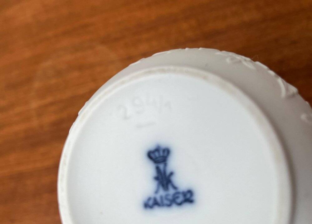 German white porcelain vase from the mid-century with bird motif by Kaiser, 1960s.