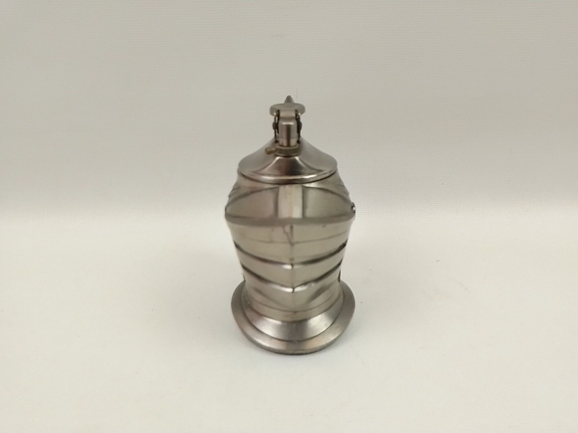Briquet de collection, casque médiéval