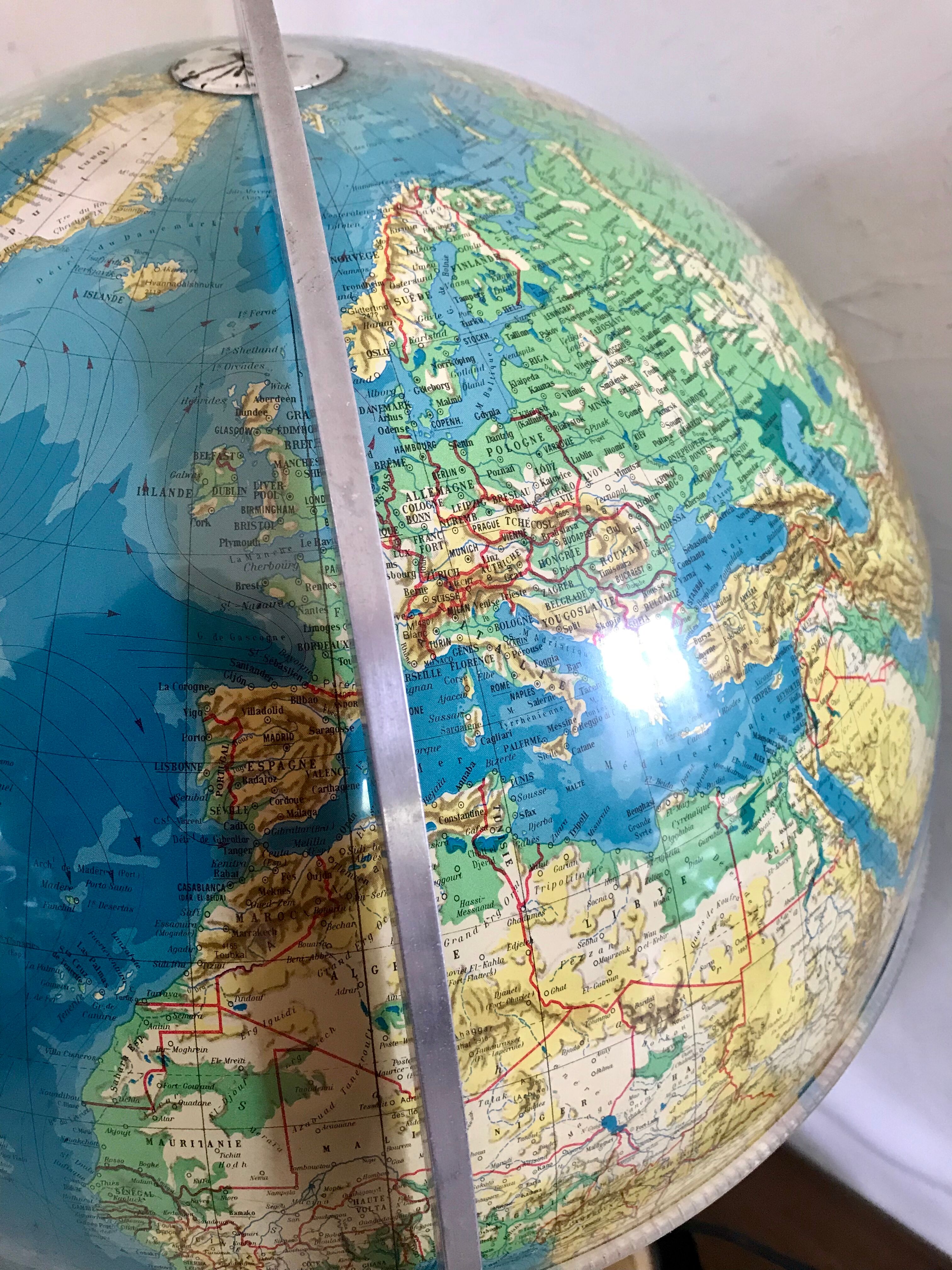 Globe Earth light vintage