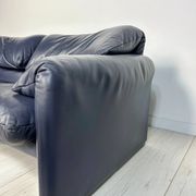 Vintage Maralunga 2-seater leather sofa from the 1980s by Vico Magistretti for Cassina.