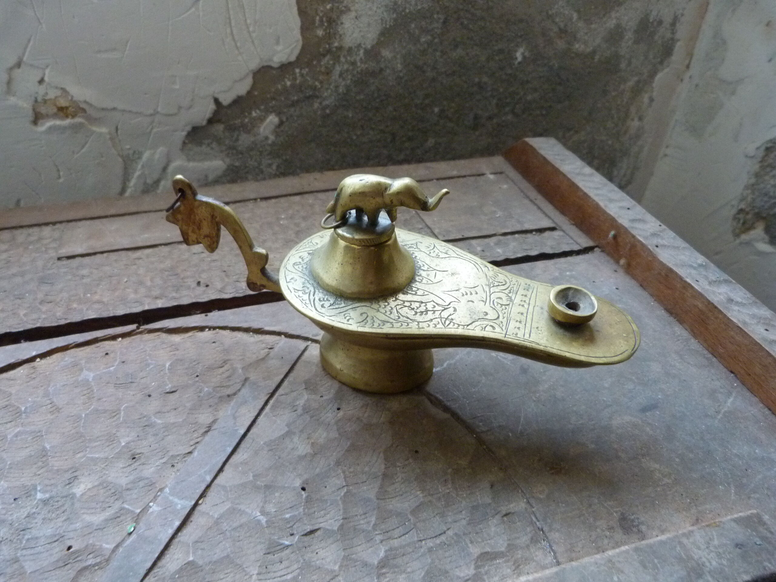 Old oil lamp style Oriental Aladdin copper