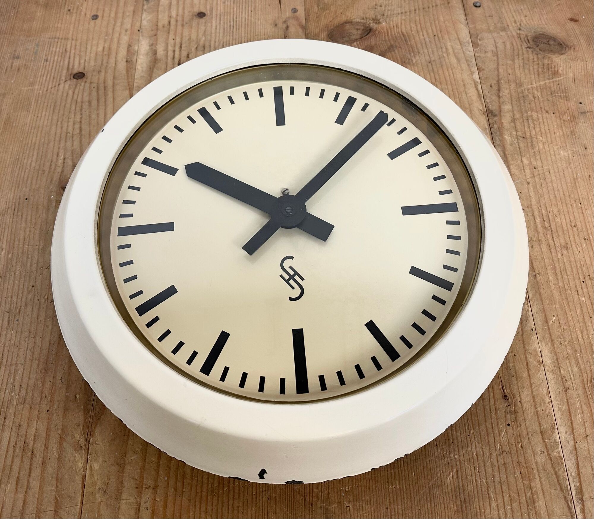 Beige industrial factory wall clock from Siemens, 1950s