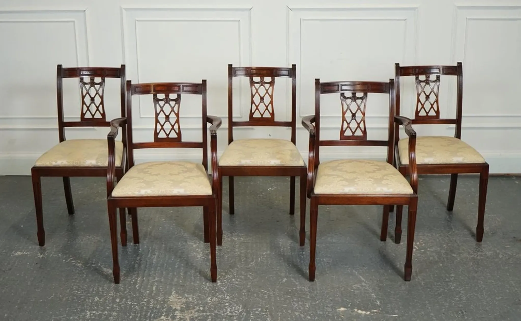 Chaises de Salle à Manger Hepplewhite avec Sièges Rembourrés Crème de Bevan Funnell, Set de 5