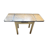 Table in formica