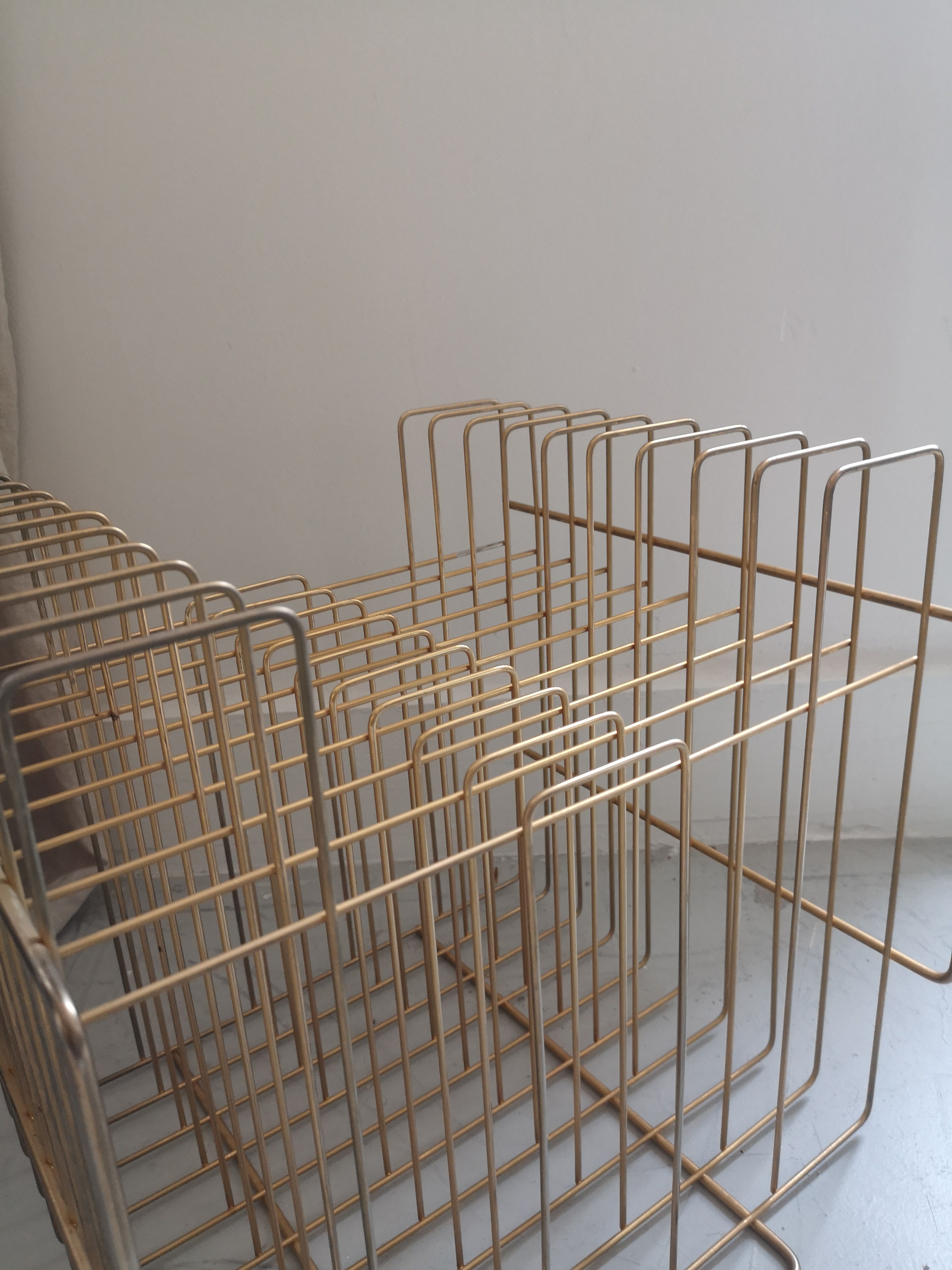 Vinyl record holders and magazines in brass gilded metal, 1960
