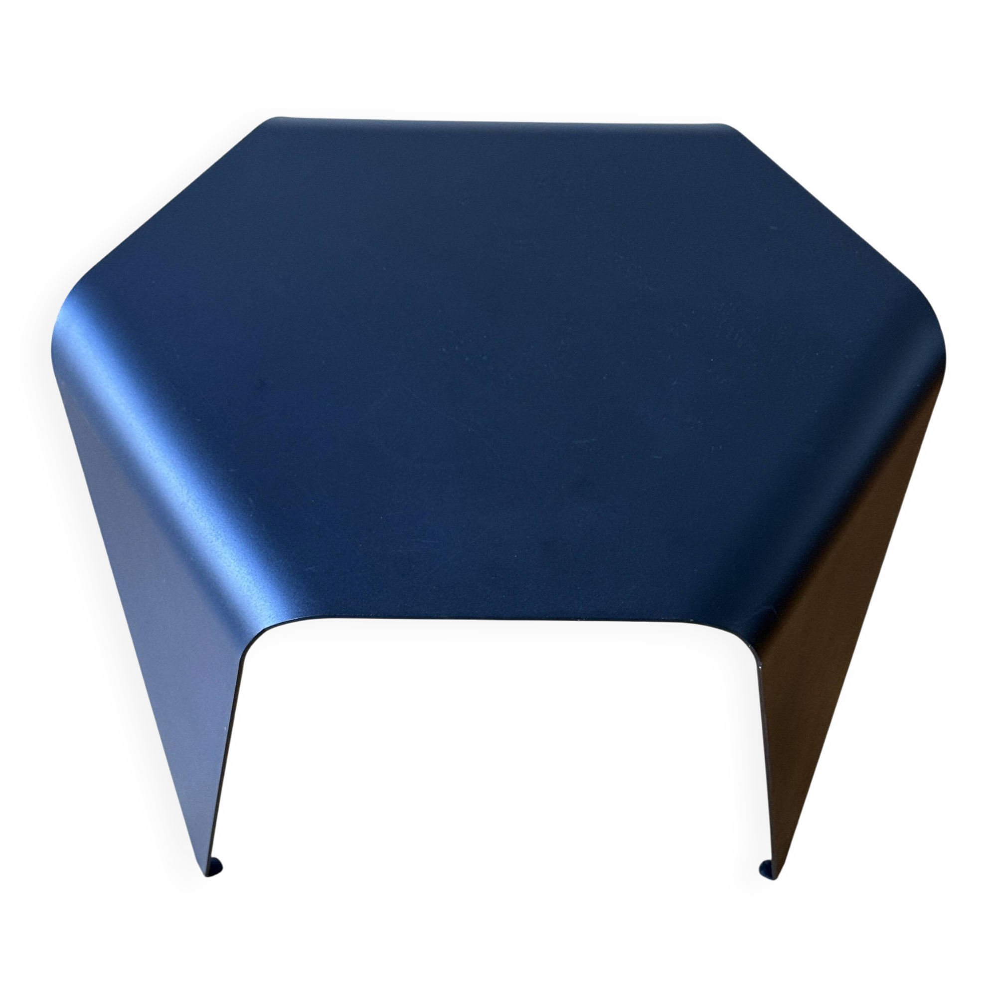 Bee side table by Gesa Hansen – The Hansen Family