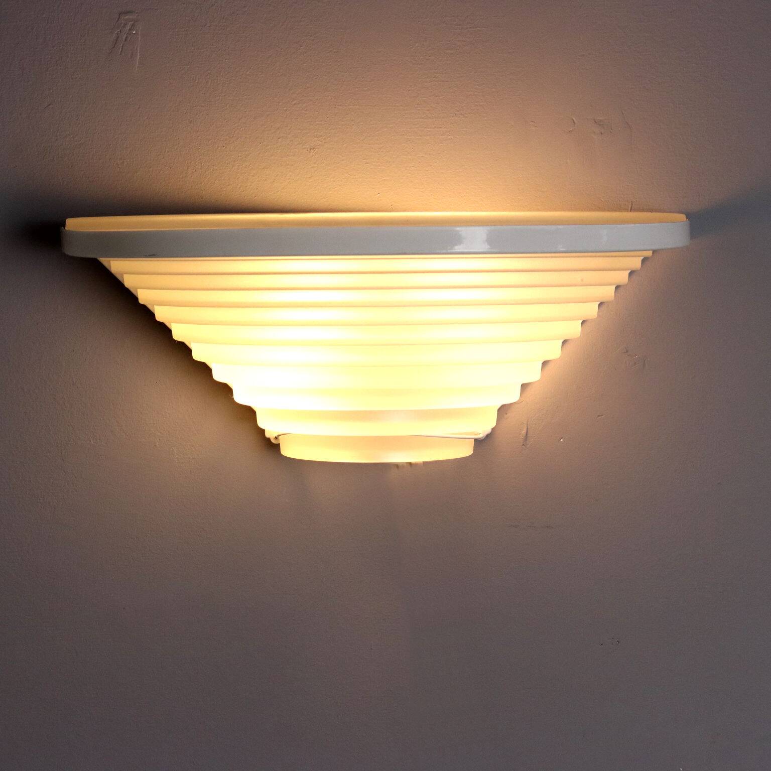 Applique murale modèle 'Egisto 38' Artemide - Design par Angelo Mangiarotti