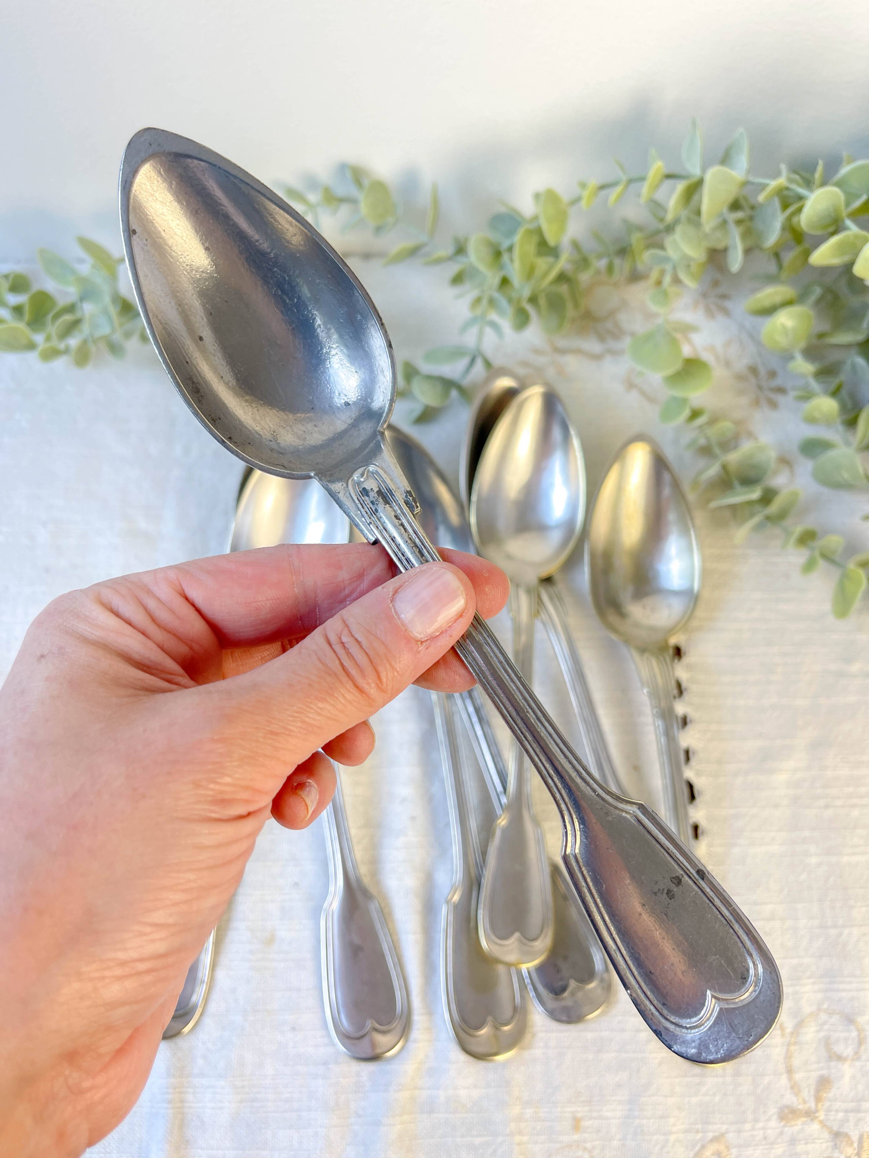 Set of 8 vintage silver plated soup spoons