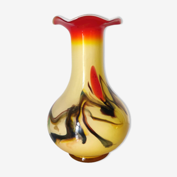 Vase en verre décor fumée colorée
