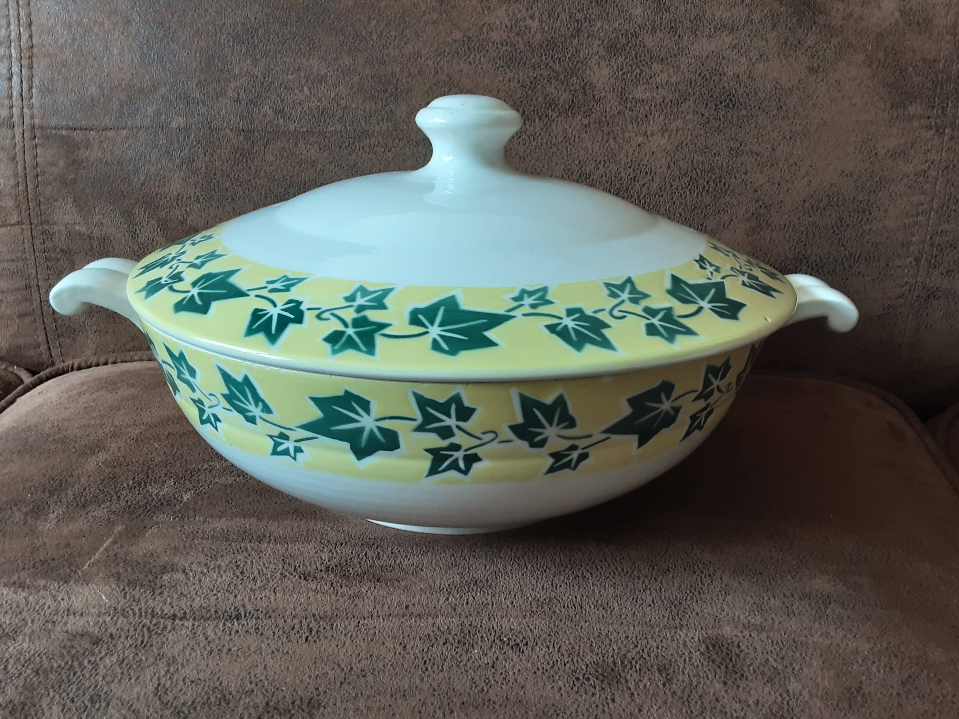 Soup tureen Sarreguemines model Josette