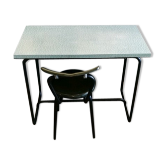 Bureau formica et sa chaise bakelite