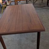 Scandinavian table with extensions