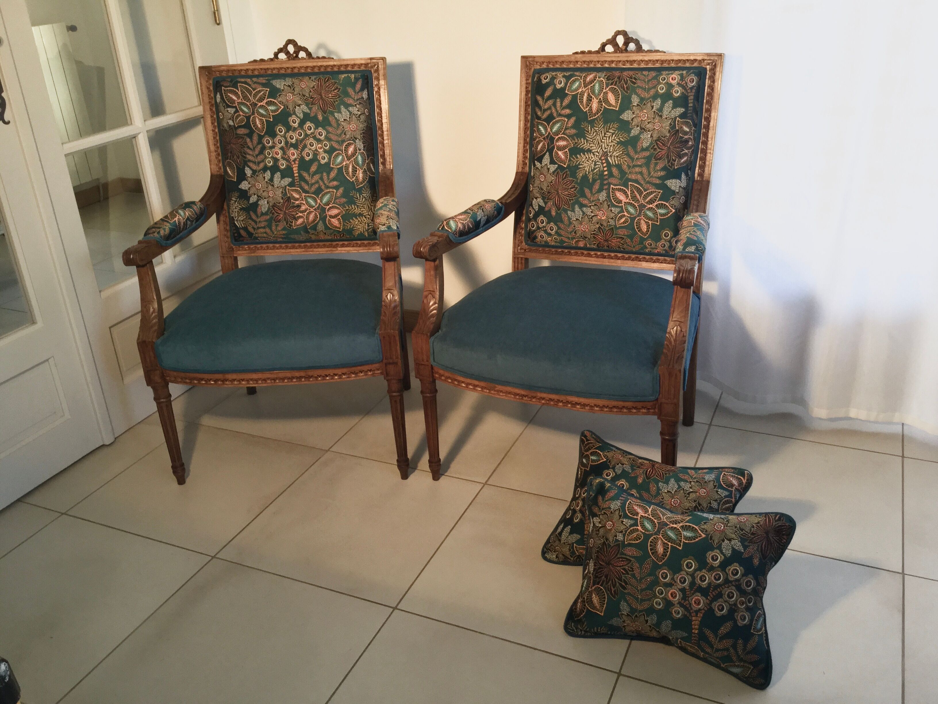 Fully restored chairs Louis XVI style